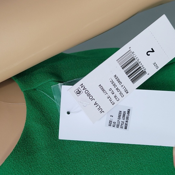 Julia Jordan Halter Neck Kelly Green Jumpsuit - Picture 13 of 17